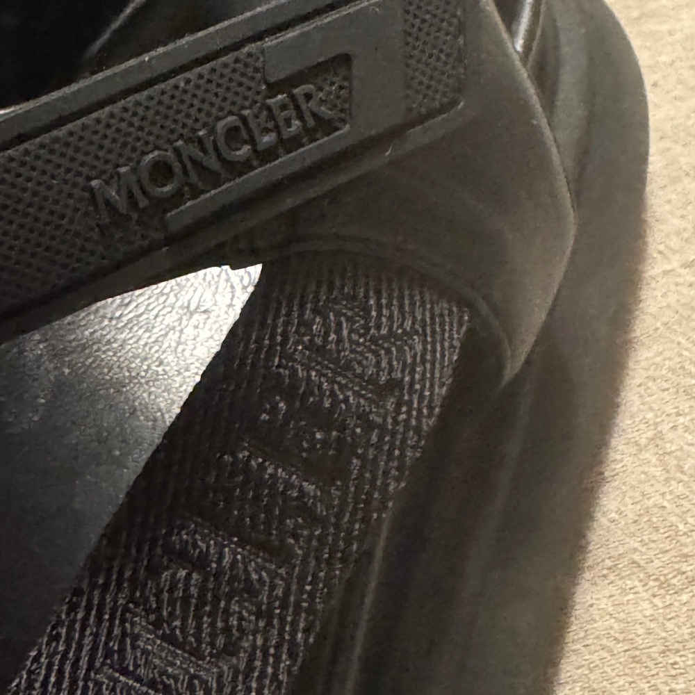 Moncler Sandals - Picture 11 of 14